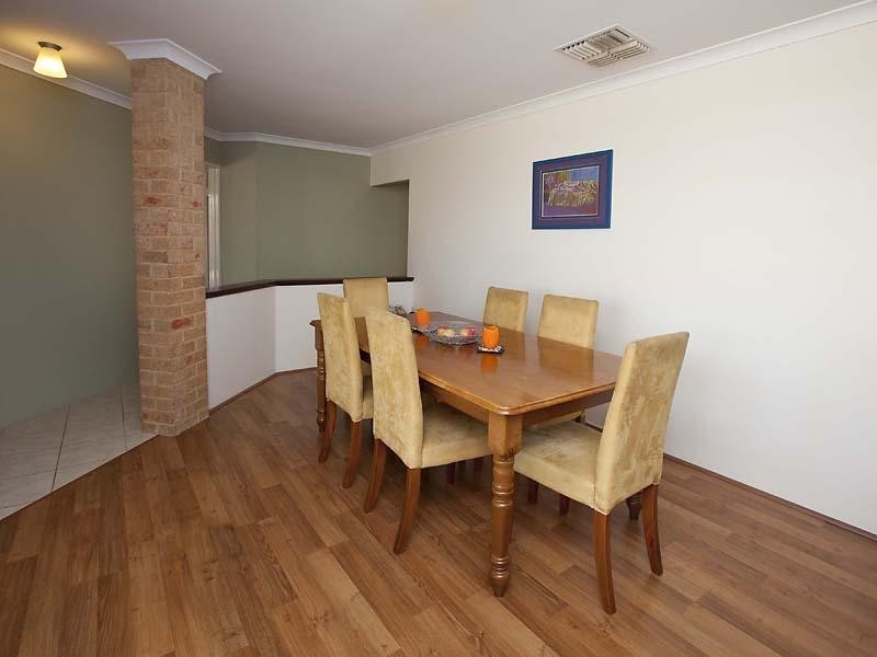 17 Holyrood Close, Orelia WA 6167