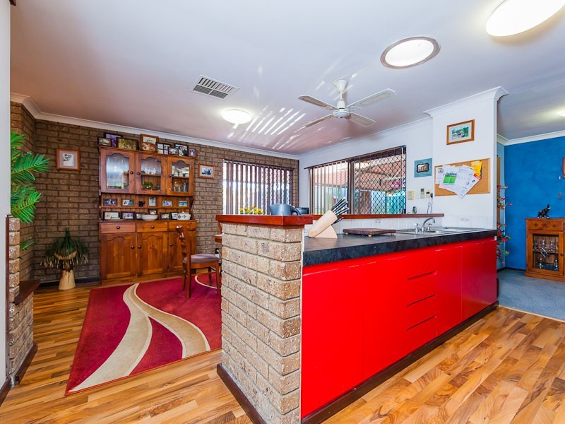 3 Perriam Close, Parmelia WA 6167