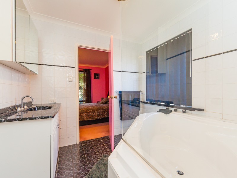 3 Perriam Close, Parmelia WA 6167