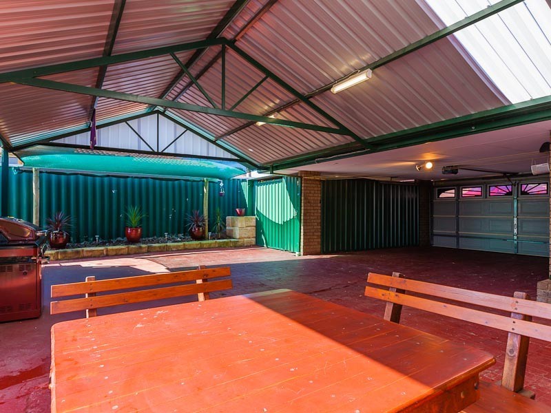 3 Perriam Close, Parmelia WA 6167