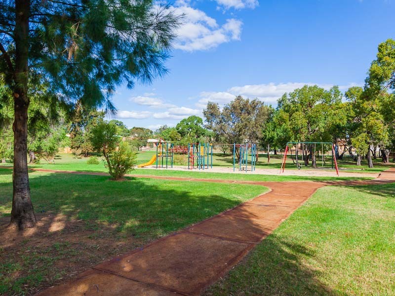 3 Perriam Close, Parmelia WA 6167