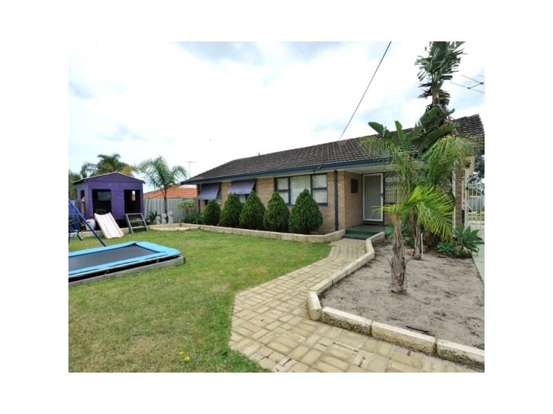 11 Farmer Way, Parmelia WA 6167