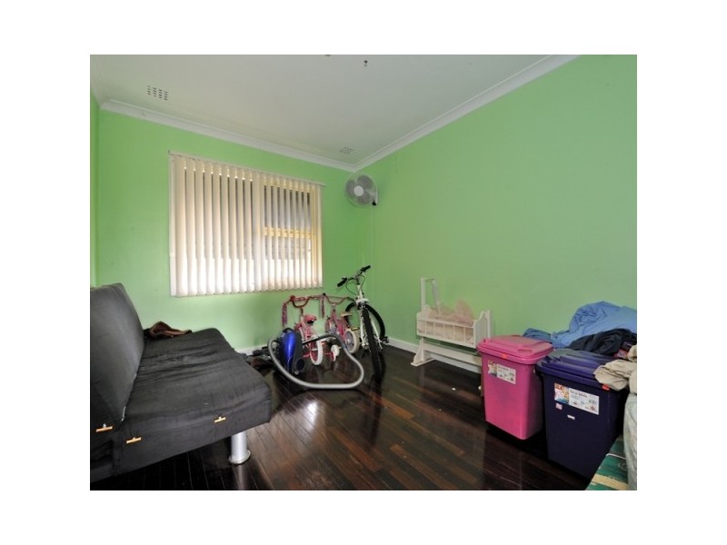11 Farmer Way, Parmelia WA 6167