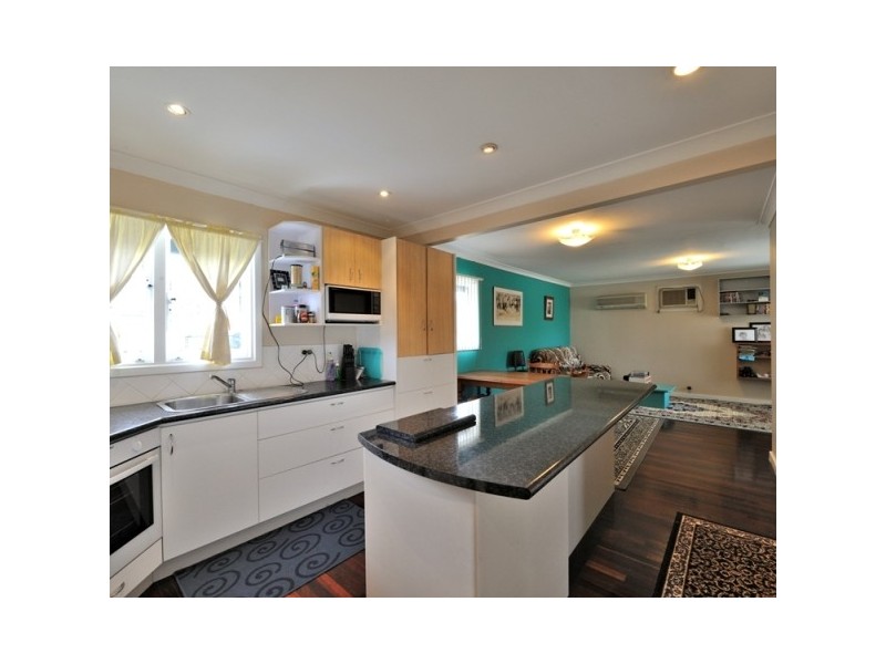 11 Farmer Way, Parmelia WA 6167