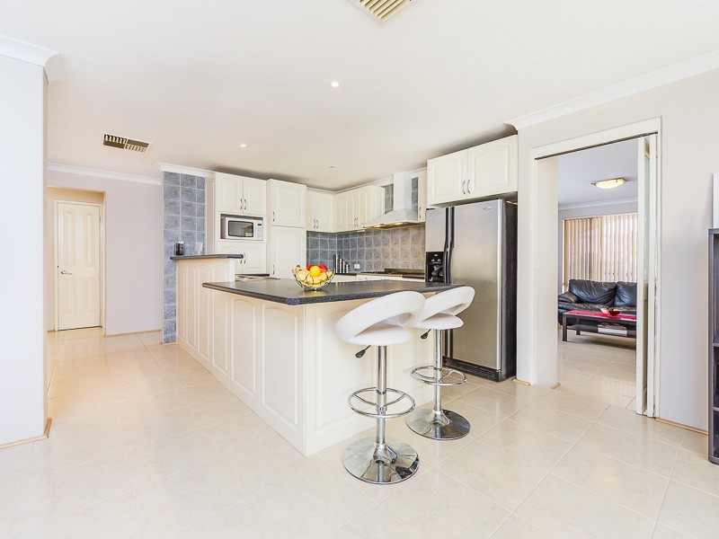 43 Corring Way, Parmelia WA 6167