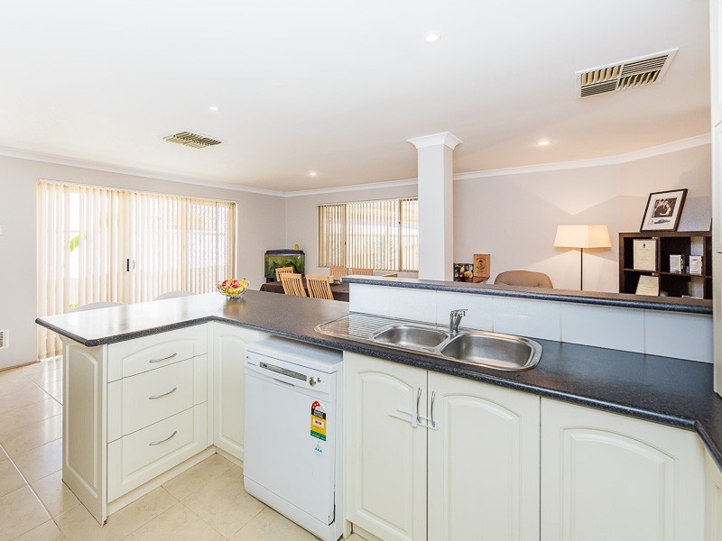 43 Corring Way, Parmelia WA 6167