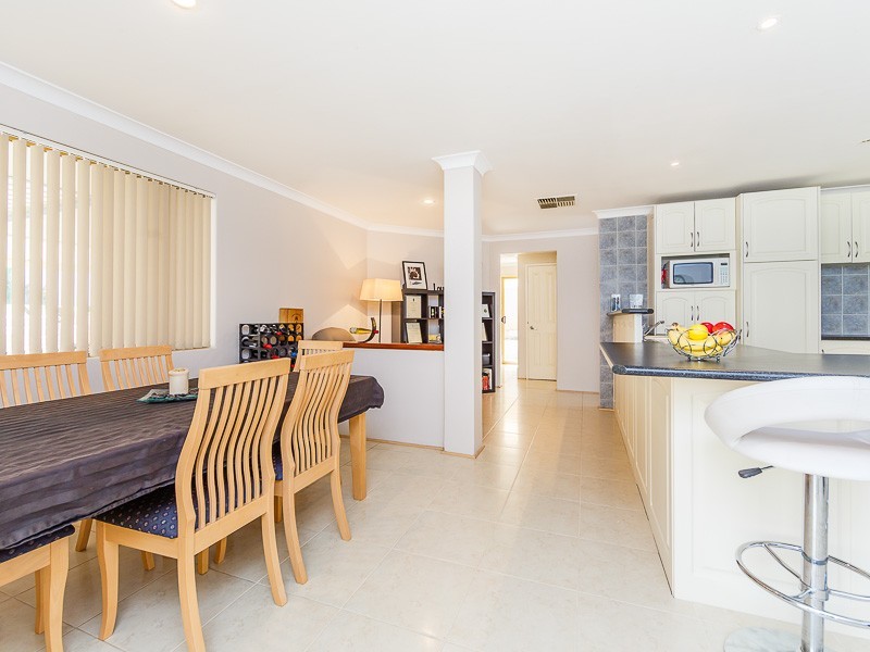 43 Corring Way, Parmelia WA 6167