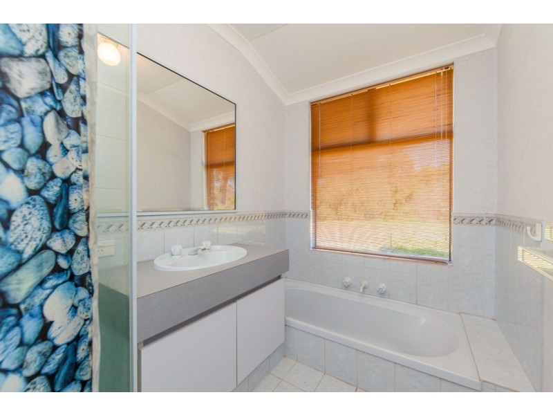 8 Fairway View, Casuarina WA 6167