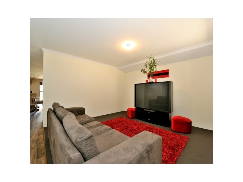 4 Topaz Lane, Wellard WA 6170