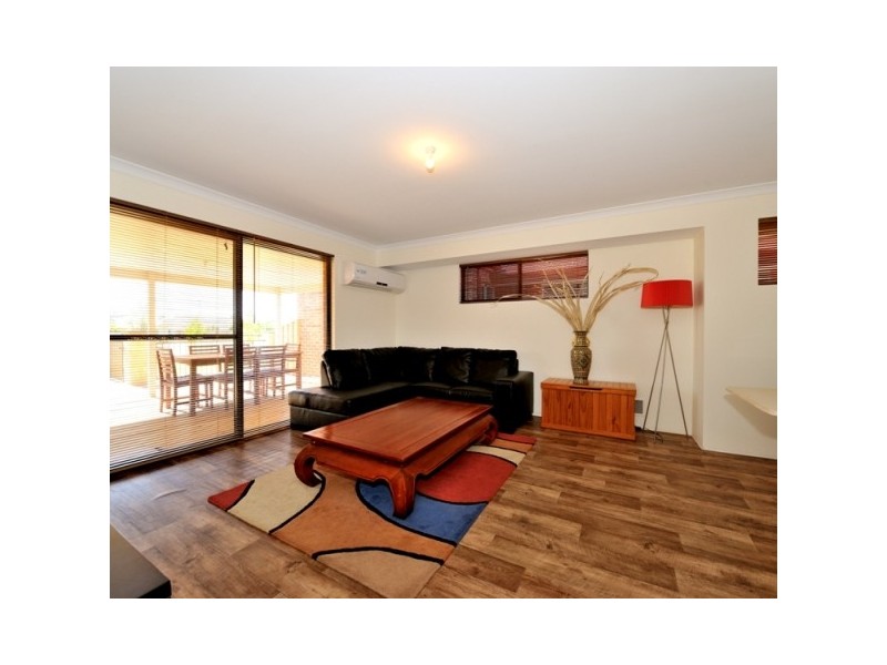 4 Topaz Lane, Wellard WA 6170