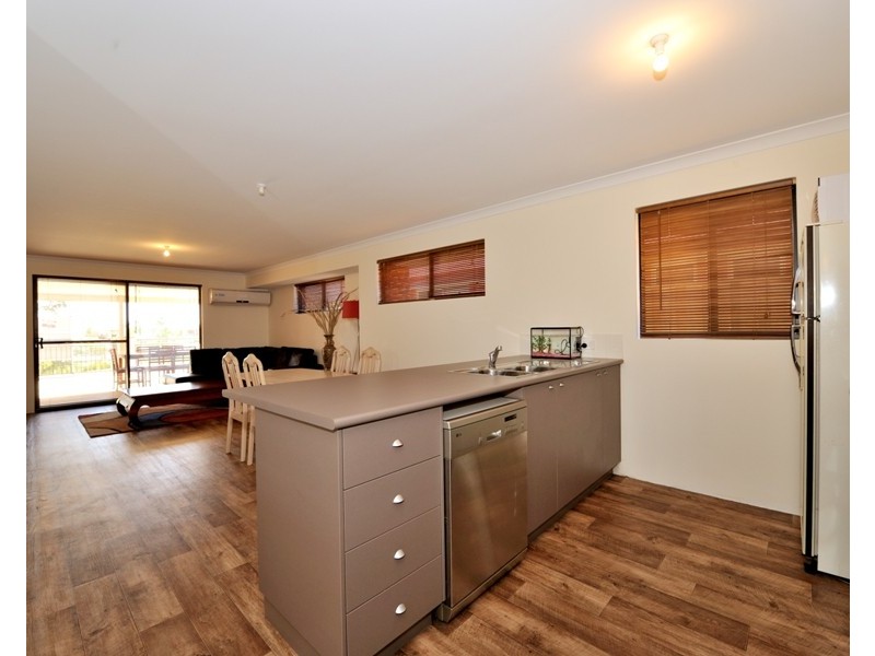 4 Topaz Lane, Wellard WA 6170