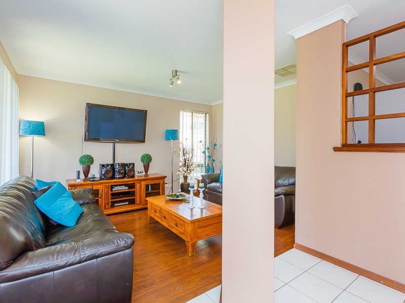 14 Cowlishaw Rise, Parmelia WA 6167