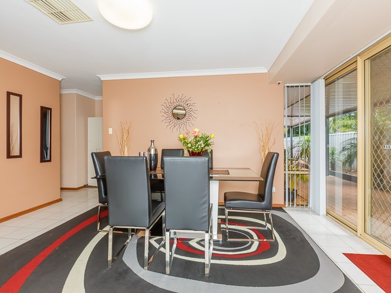 14 Cowlishaw Rise, Parmelia WA 6167
