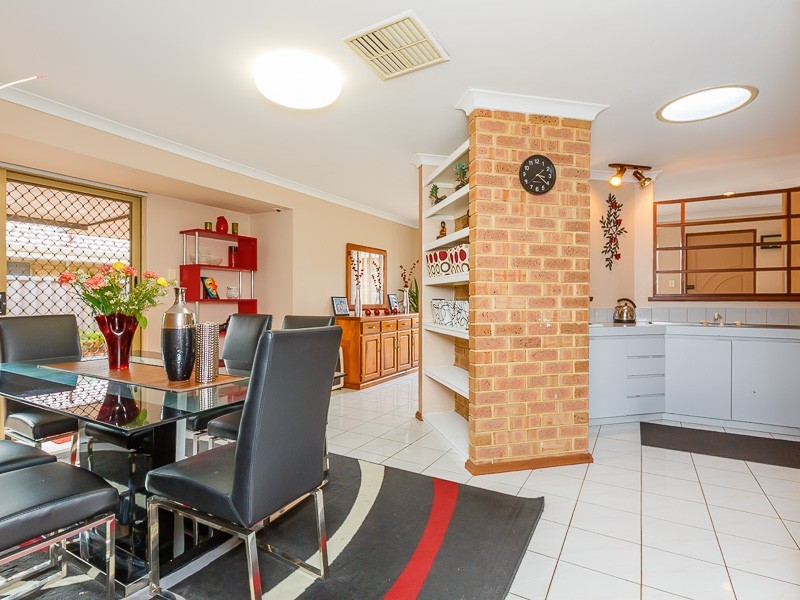 14 Cowlishaw Rise, Parmelia WA 6167