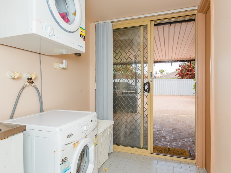 14 Cowlishaw Rise, Parmelia WA 6167