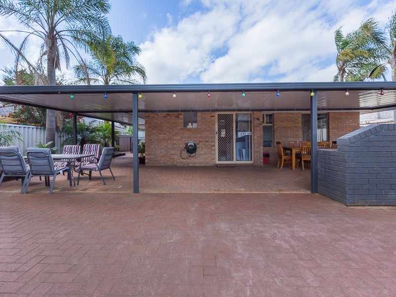 14 Cowlishaw Rise, Parmelia WA 6167