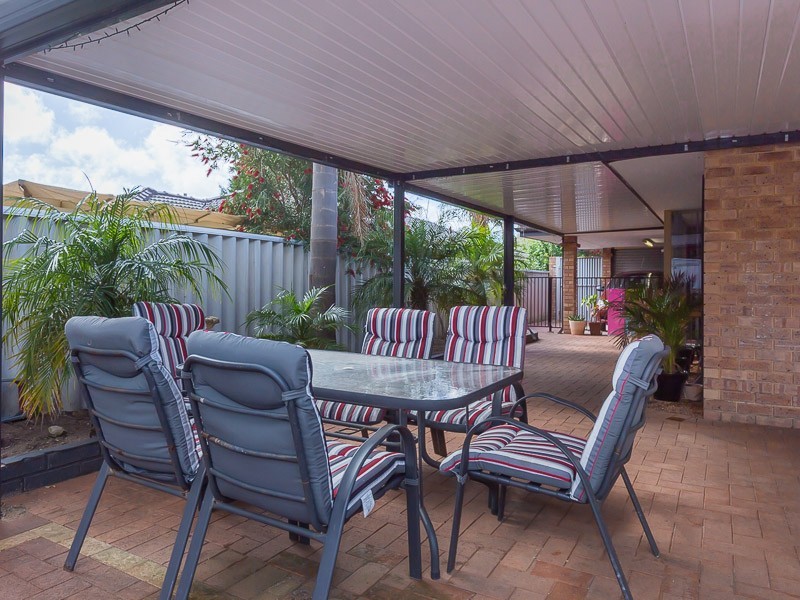 14 Cowlishaw Rise, Parmelia WA 6167