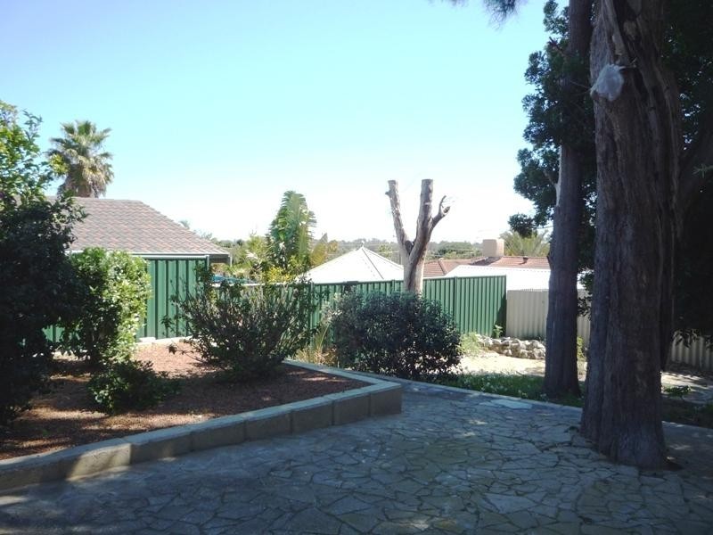 8 Gamblin Way, Parmelia WA 6167