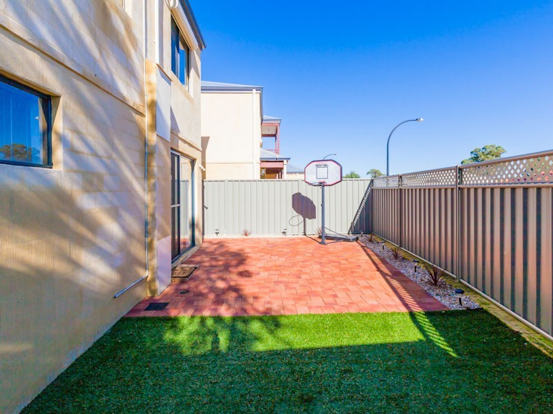 307 Lambeth Circle, Wellard WA 6170