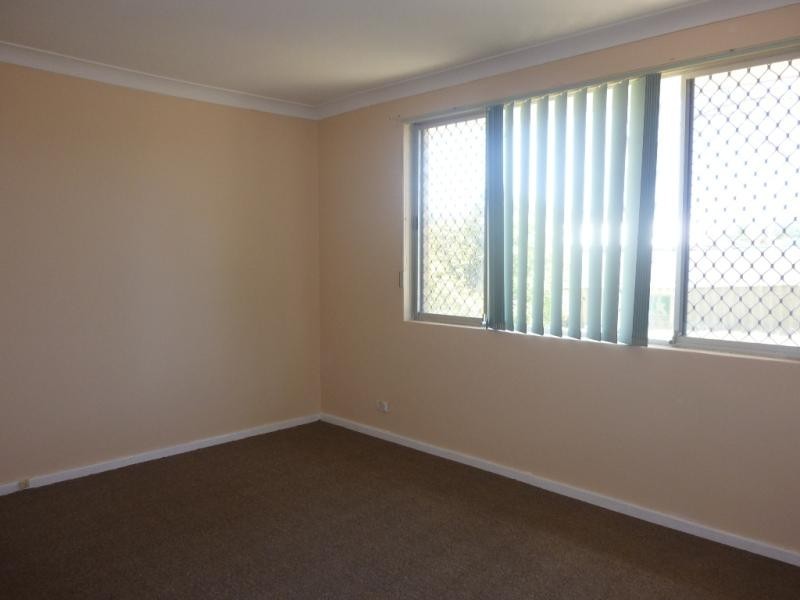 4 Preston Road, Parmelia WA 6167