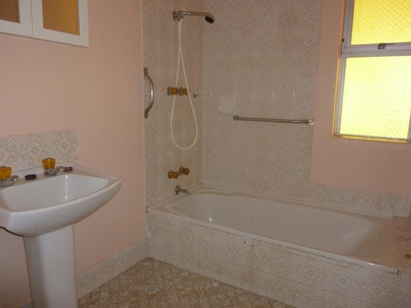 4 Preston Road, Parmelia WA 6167