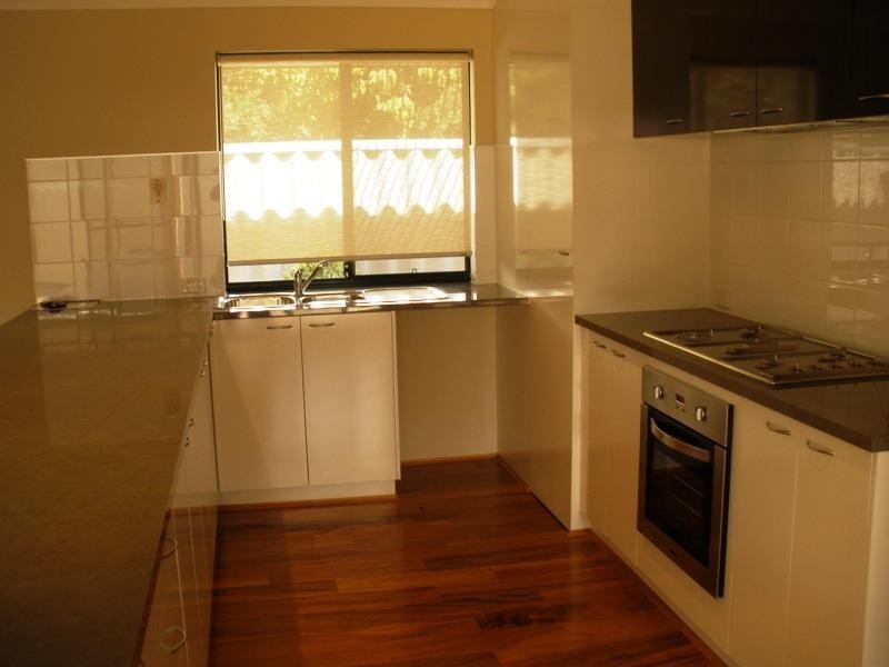 1 Crest Place, Safety Bay WA 6169