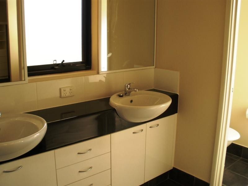 1 Crest Place, Safety Bay WA 6169