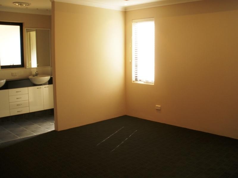 1a Crest Place, Safety Bay WA 6169