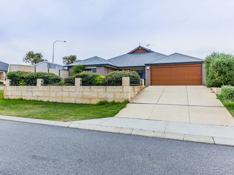1 McKenzie Corner, Bertram WA 6167