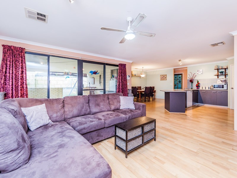 1 McKenzie Corner, Bertram WA 6167