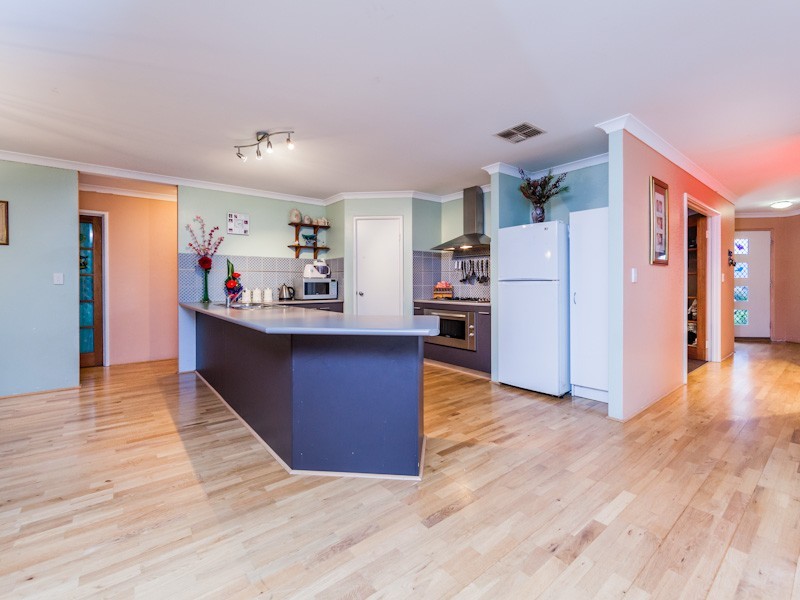 1 McKenzie Corner, Bertram WA 6167