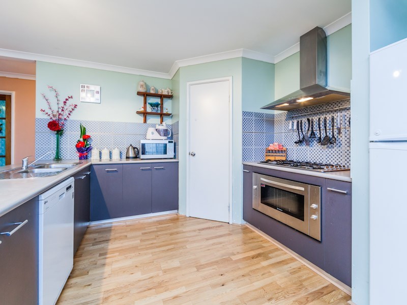 1 McKenzie Corner, Bertram WA 6167