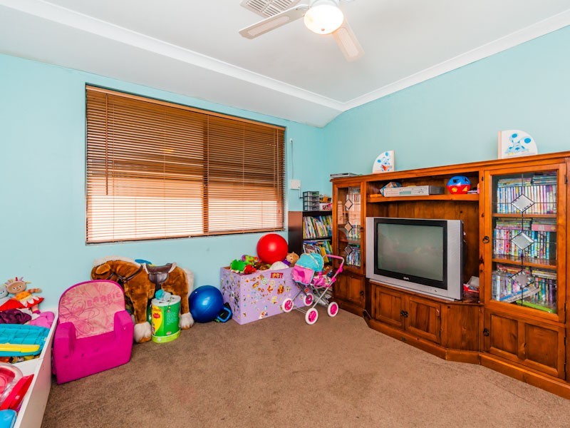 1 McKenzie Corner, Bertram WA 6167