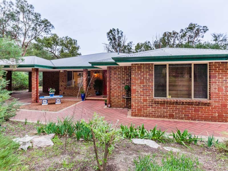 6 Coachman Court, Wellard WA 6170