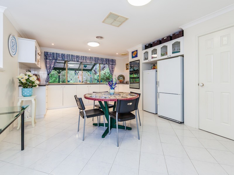 6 Coachman Court, Wellard WA 6170