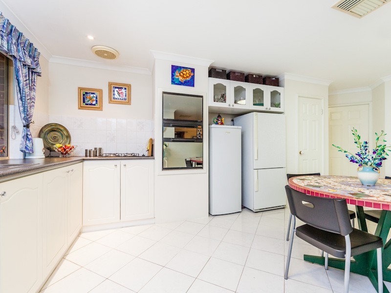 6 Coachman Court, Wellard WA 6170