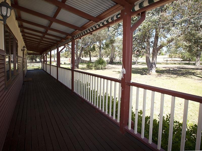 102 Banksia Road, Oldbury WA 6121