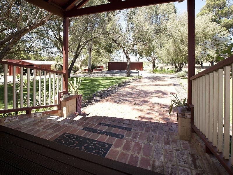 102 Banksia Road, Oldbury WA 6121