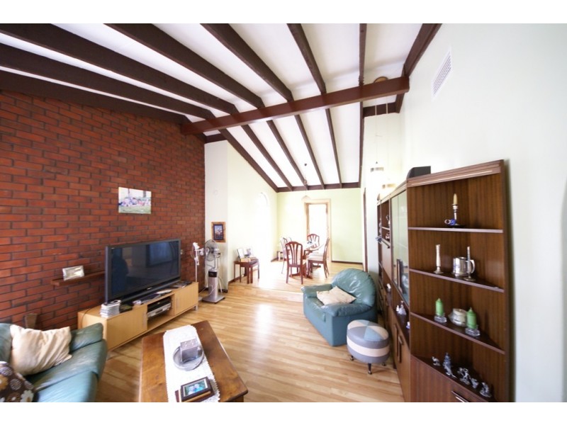 16 Leasham Court, Medina WA 6167