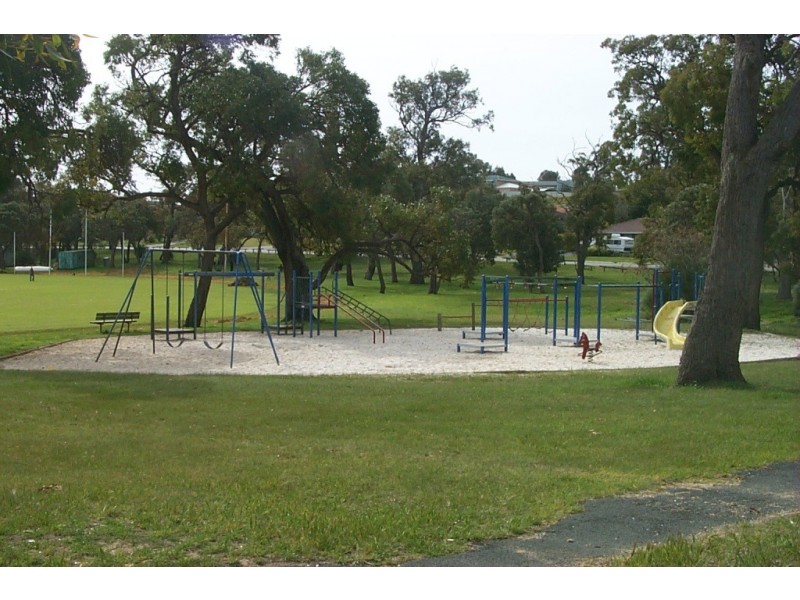 21/4 Canham Way, Orelia WA 6167