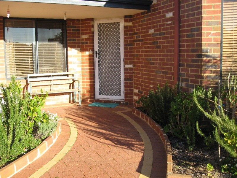 8 Weybridge Drive, Wellard WA 6170