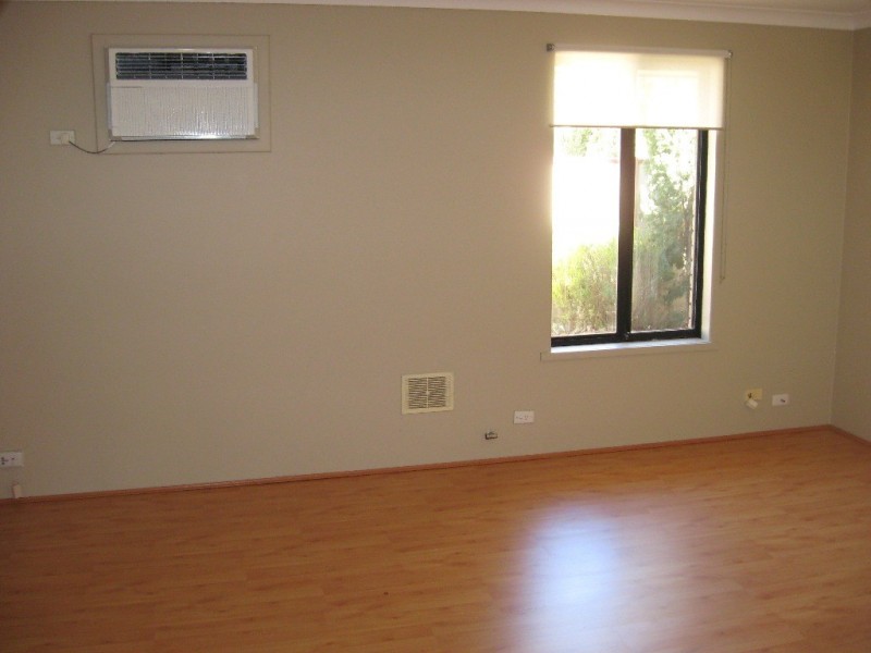 1 Loep Court, Parmelia WA 6167