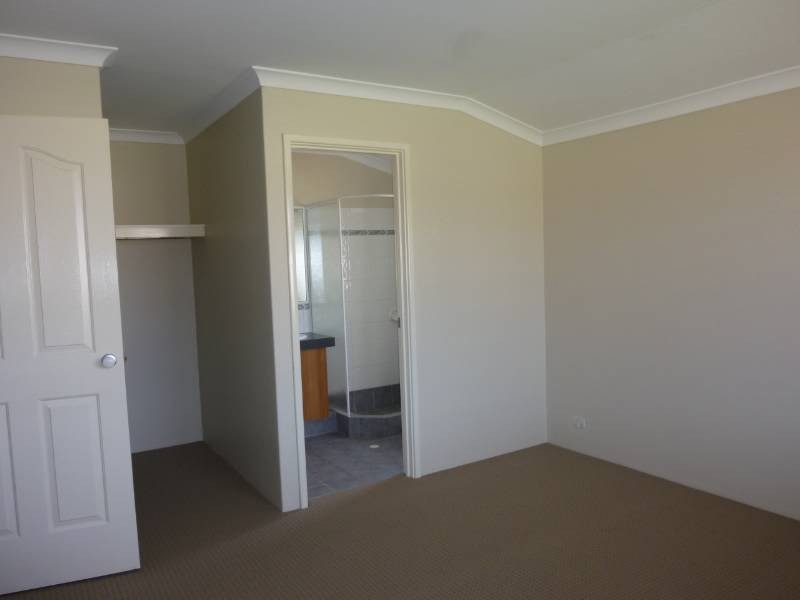 1 Whiteman Crescent, Bertram WA 6167