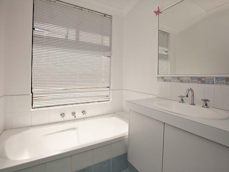 1 Whiteman Crescent, Bertram WA 6167