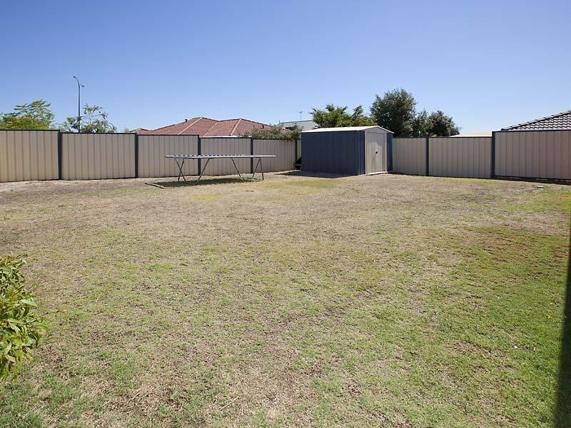 1 Whiteman Crescent, Bertram WA 6167