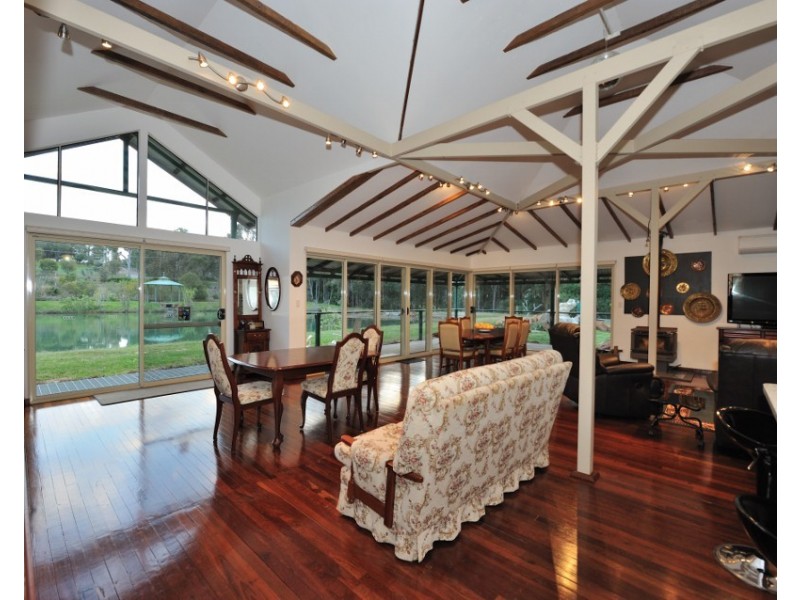 64 Canns Road, Bedfordale WA 6112