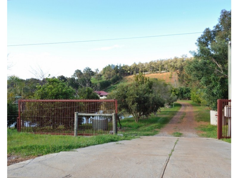 64 Canns Road, Bedfordale WA 6112