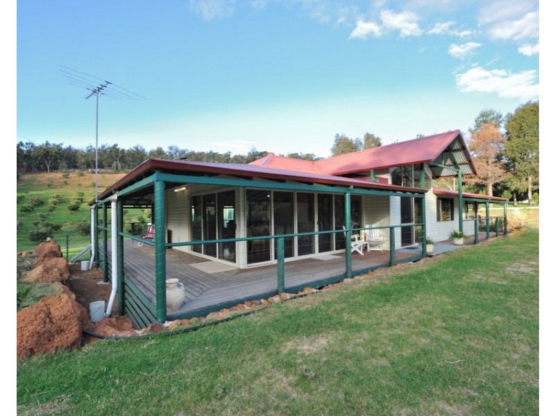 64 Canns Road, Bedfordale WA 6112