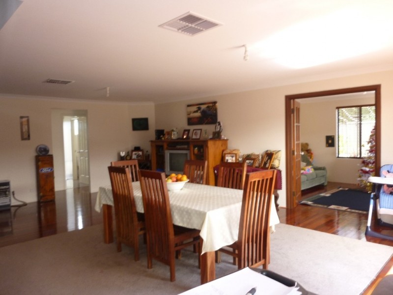 23 Surbiton Approach, Wellard WA 6170