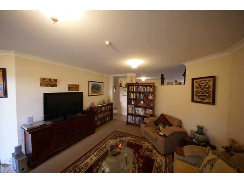 14 Hueston Lookout, Leda WA 6170